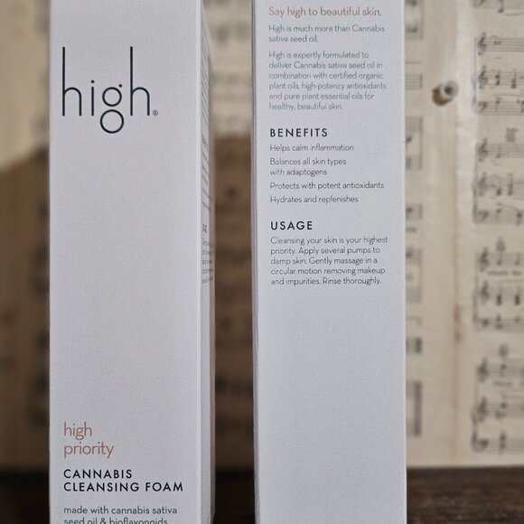 2 Foaming Cannabis Makeup Face Cleanser - Picture 4 of 4